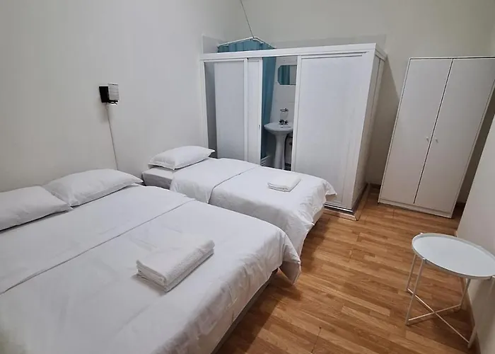 Residencial Ideal Hostel *