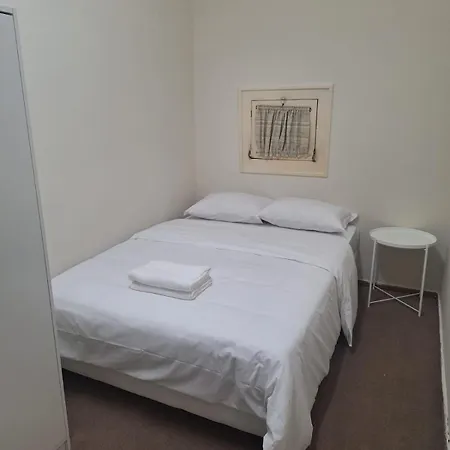 Residencial Ideal Hostel *
